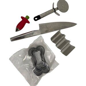 Lot of  Kitchen Tools Chefs Knife Pizza Cut Strawberry Stem Dog Cookie X10685
